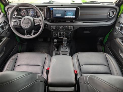 Used 2025 Jeep Gladiator Sport AWD/4WD image 12