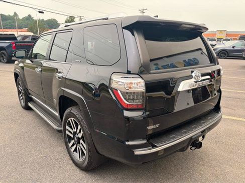 Used 2022 Toyota 4Runner Limited AWD/4WD image 6