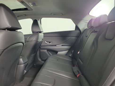 New 2025 Hyundai Elantra Limited image 29