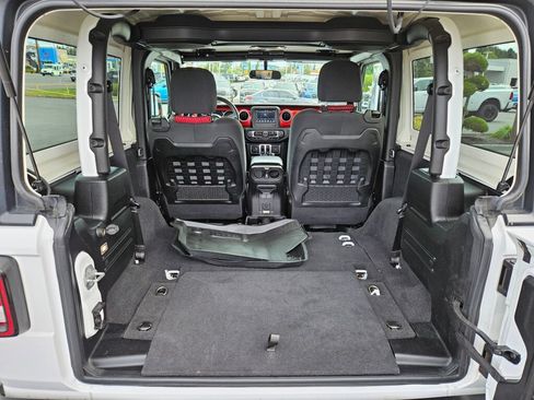 Used 2021 Jeep Wrangler Rubicon AWD/4WD image 14