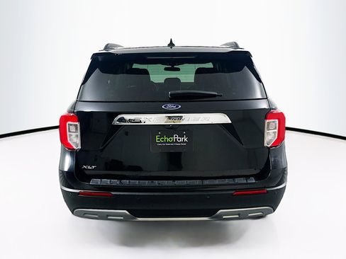 Used 2024 Ford Explorer XLT w/ Equipment Group 202A RWD image 7