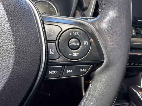 Used 2019 Toyota RAV4 XLE Premium AWD/4WD image 25