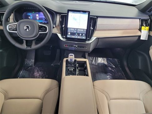 New 2026 Volvo XC90 B5 Plus w/ Protection Package image 8