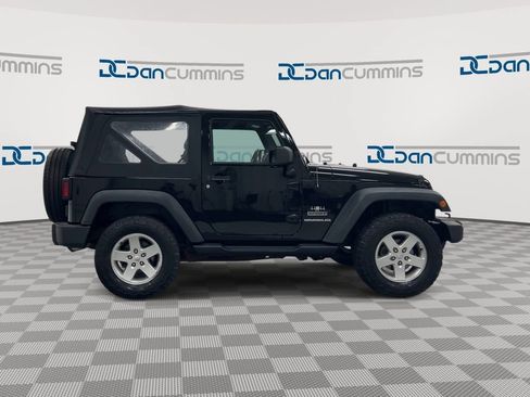 Used 2016 Jeep Wrangler Sport w/ Quick Order Package 24S AWD/4WD image 9