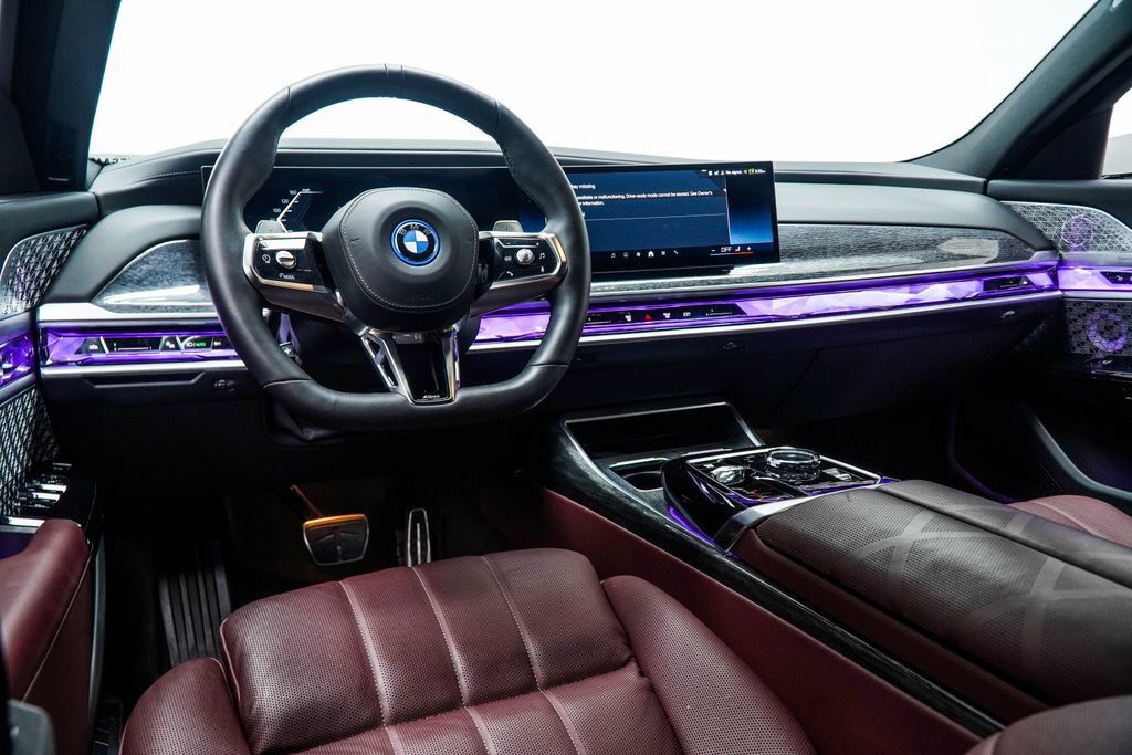 Used 2025 BMW 750e xDrive w/ Executive Package AWD/4WD image 26