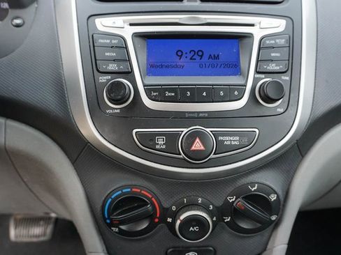 Used 2014 Hyundai Accent GLS image 12