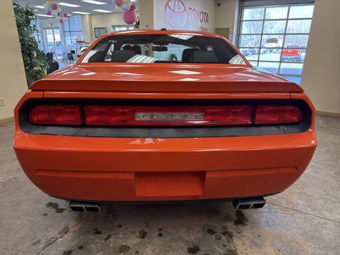 Used 2013 Dodge Challenger R/T RWD image 13
