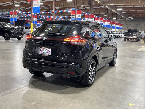 Used 2021 Nissan Kicks SV image 5