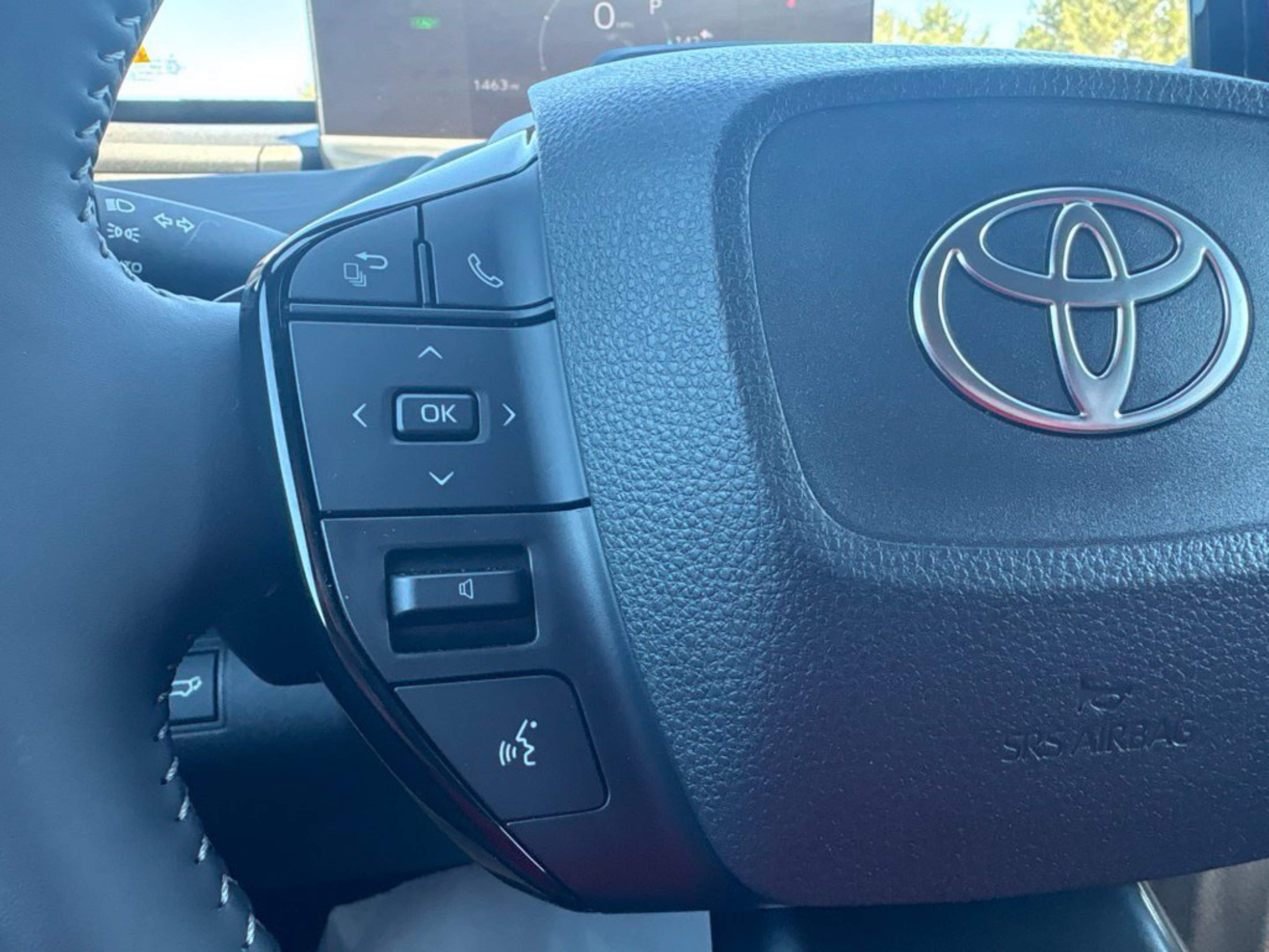 Used 2026 Toyota C-HR AWD/4WD image 8