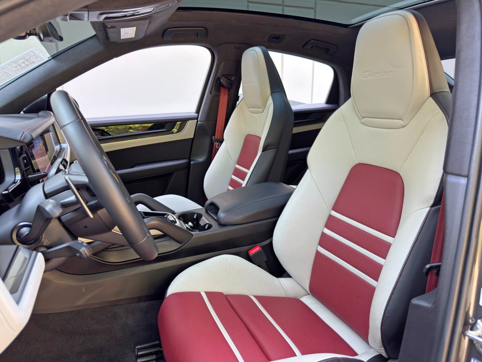 Used 2024 Porsche Cayenne Turbo AWD/4WD image 42