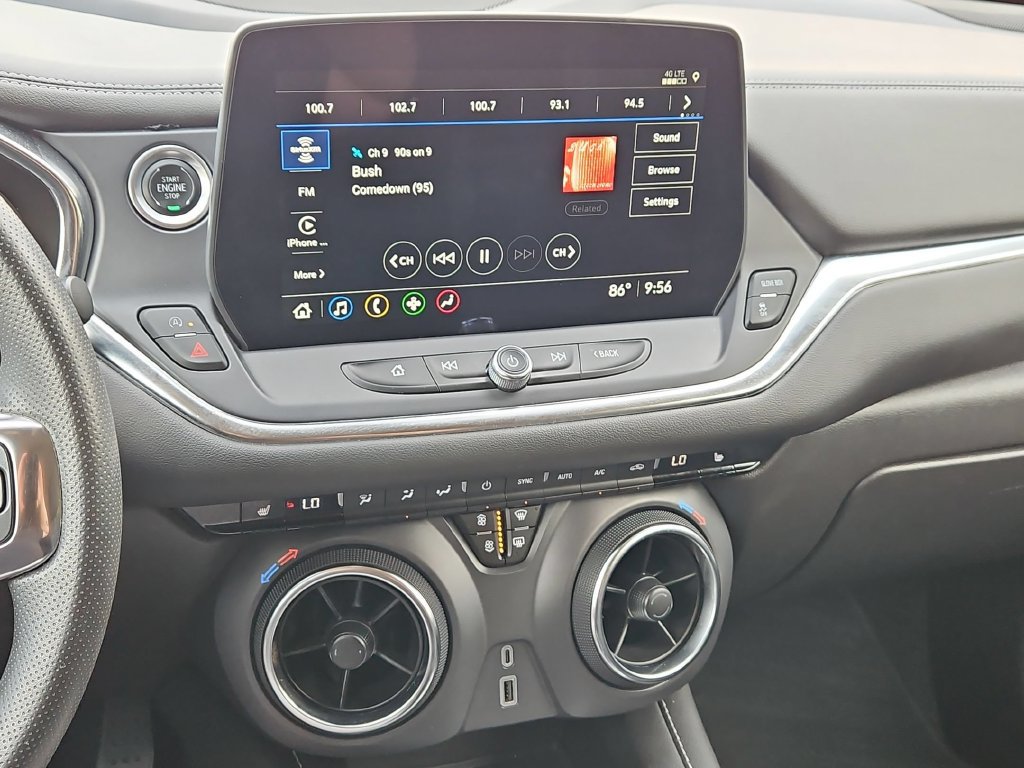 Used 2025 Chevrolet Blazer LT FWD image 19