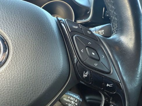 Used 2018 Toyota C-HR XLE image 15