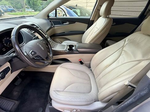 Used 2016 Lincoln MKX Select w/ Select Plus Package FWD image 18
