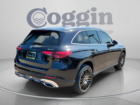 Used 2025 Mercedes-Benz GLC 300 4MATIC image 3