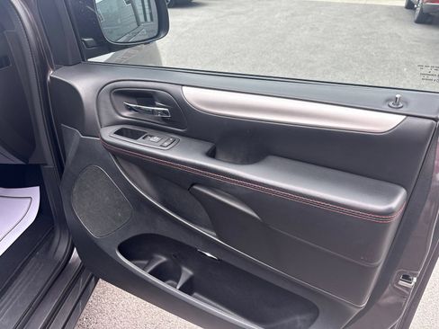 Used 2017 Dodge Grand Caravan GT w/ Safety Sphere Group FWD image 22