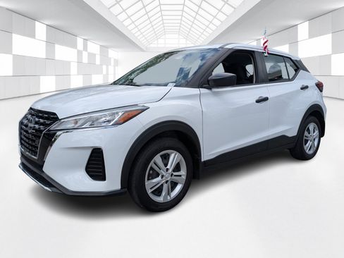 Certified 2024 Nissan Kicks S image 3