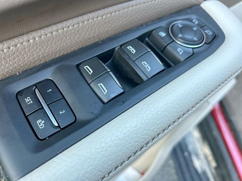 Used 2023 GMC Yukon XL Denali image 15