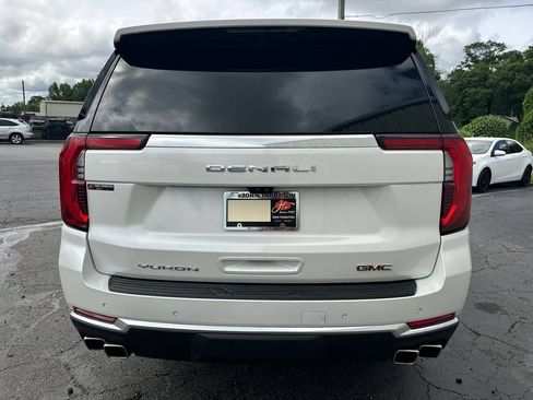 Used 2025 GMC Yukon XL Denali w/ Denali Reserve Package AWD/4WD image 7