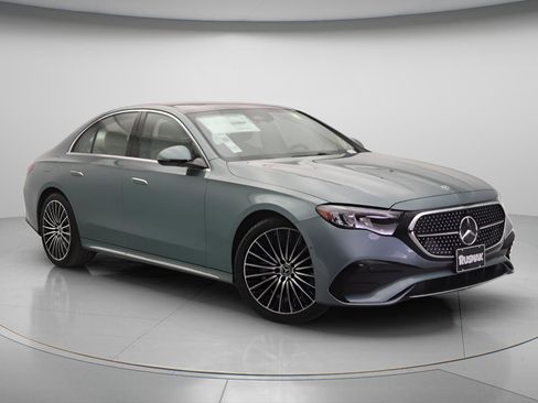 New 2026 Mercedes-Benz E 450 4MATIC Sedan image 13