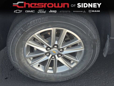 Used 2023 Chevrolet Traverse LT FWD image 11