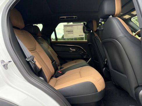 New 2026 Land Rover Range Rover Sport Dynamic SE AWD/4WD image 17