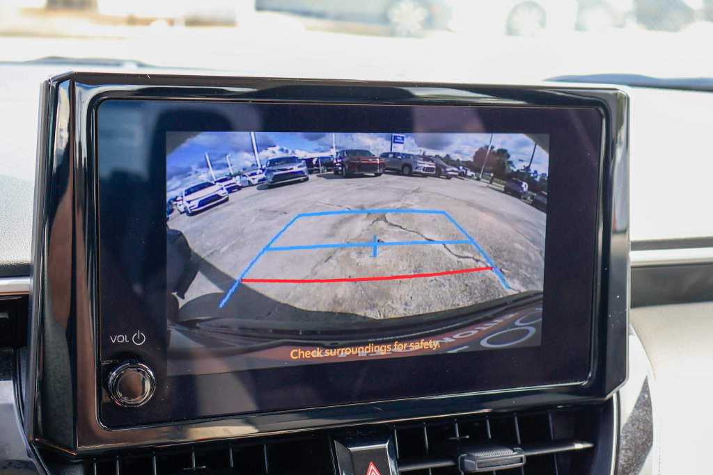 Used 2026 Toyota Corolla LE FWD image 5