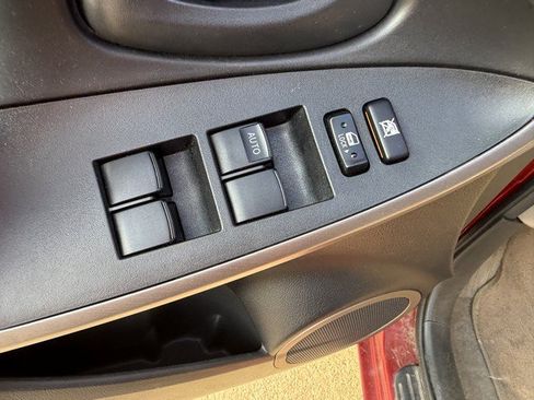 Used 2007 Toyota RAV4 4WD w/ 3rd Row image 13