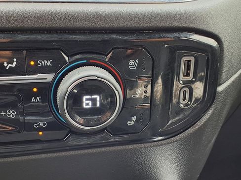 Used 2024 Chevrolet Silverado 2500 LTZ w/ LTZ Convenience Package AWD/4WD image 6