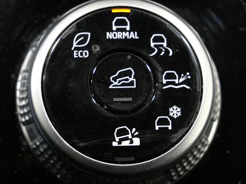 Used 2024 Mitsubishi Outlander SE AWD/4WD image 21