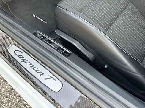 Certified 2021 Porsche 718 Cayman image 7