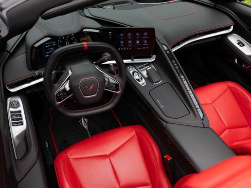 Used 2023 Chevrolet Corvette Stingray Convertible RWD image 5
