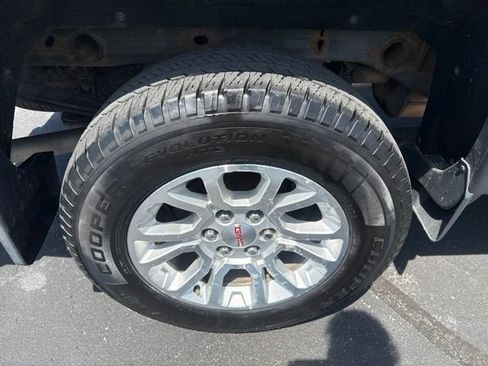 Used 2017 GMC Sierra 1500 SLE w/ Suspension Package, Off-Road AWD/4WD image 15