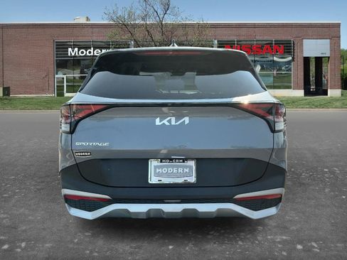 Used 2023 Kia Sportage EX FWD image 3