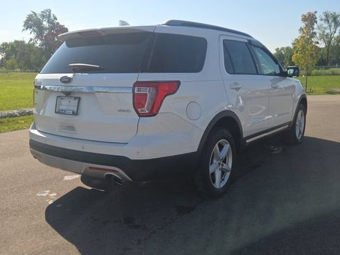 Used 2016 Ford Explorer XLT w/ Equipment Group 202A AWD/4WD image 8