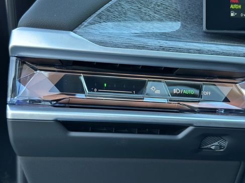 Certified 2023 BMW 760i xDrive image 38