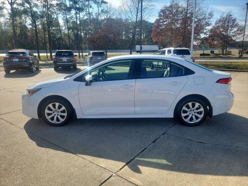 Certified 2026 Toyota Corolla LE image 2