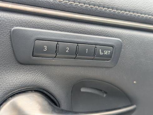 Used 2019 Lexus ES 350 Luxury image 41