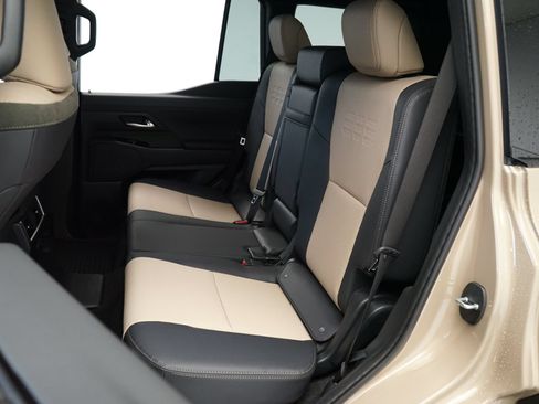 Used 2026 Lexus GX 550 w/ Accessory Package (CT) AWD/4WD image 19