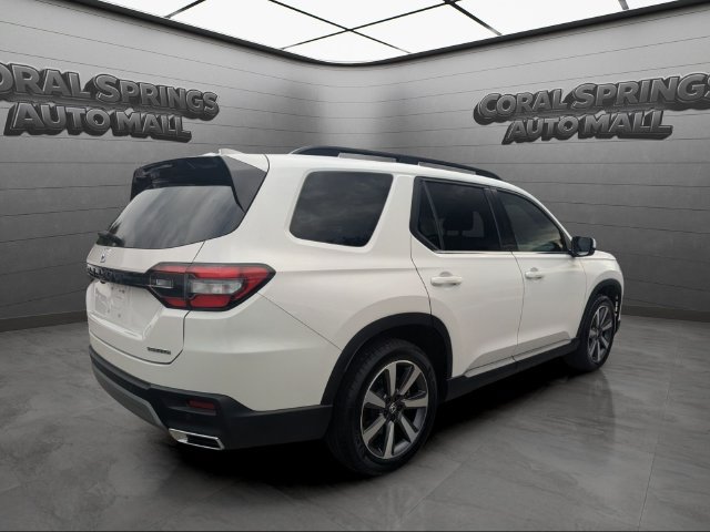Certified 2024 Honda Pilot Touring image 6