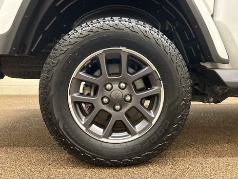 Used 2021 Jeep Gladiator Overland w/ Popular Equipment Package image 27