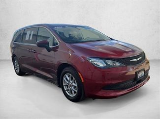 Used 2022 Chrysler Voyager LX FWD video 3