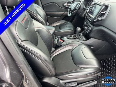 Used 2020 Jeep Cherokee Trailhawk w/ Cold Weather Group AWD/4WD image 23