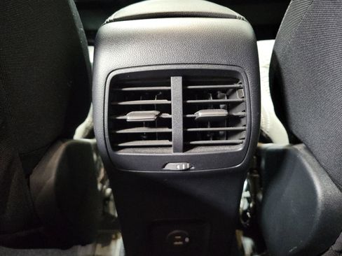 Used 2020 Ford Escape SE image 14