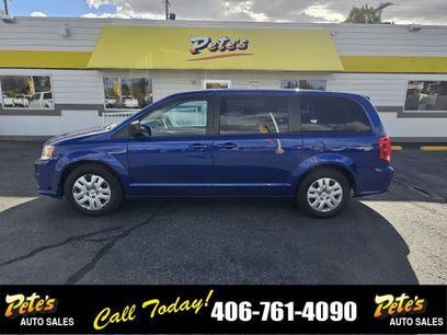 Used 2018 Dodge Grand Caravan SE w/ UConnect Hands-Free Group
