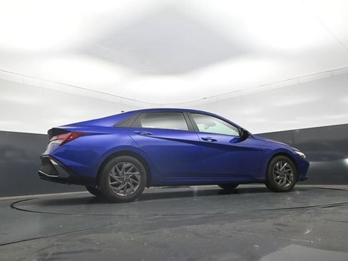 Used 2024 Hyundai Elantra SEL FWD image 29