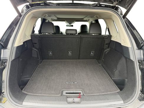 Used 2021 Nissan Rogue SV w/ Premium Package FWD image 19