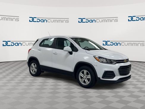 Used 2020 Chevrolet Trax LS image 2