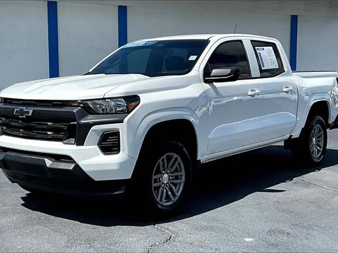 Certified 2025 Chevrolet Colorado LT image 2