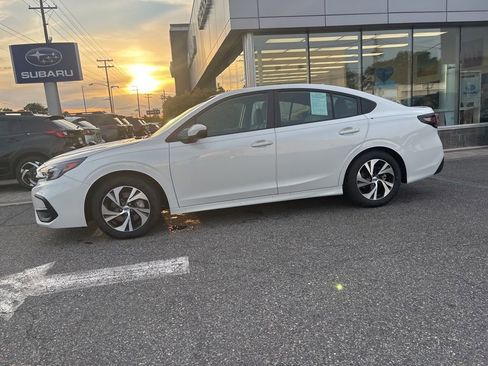 Used 2025 Subaru Legacy Premium AWD/4WD image 7
