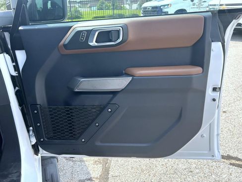 Used 2022 Ford Bronco Outer Banks AWD/4WD image 15